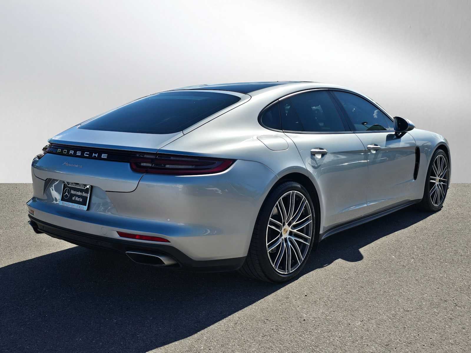 2018 Porsche Panamera RWD