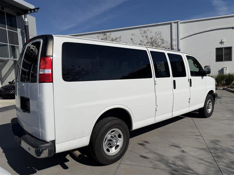 2022 Chevrolet Express Passenger LT