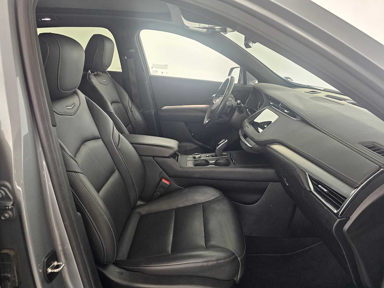 2023 Cadillac XT4 FWD Premium Luxury