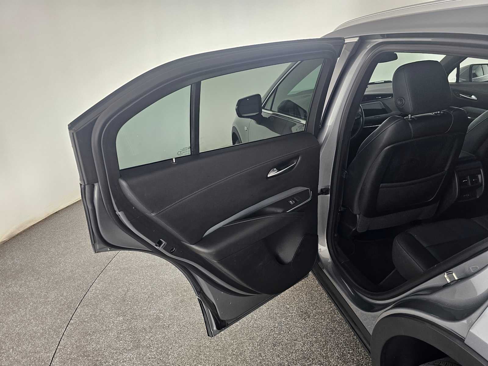 2023 Cadillac XT4 FWD Premium Luxury