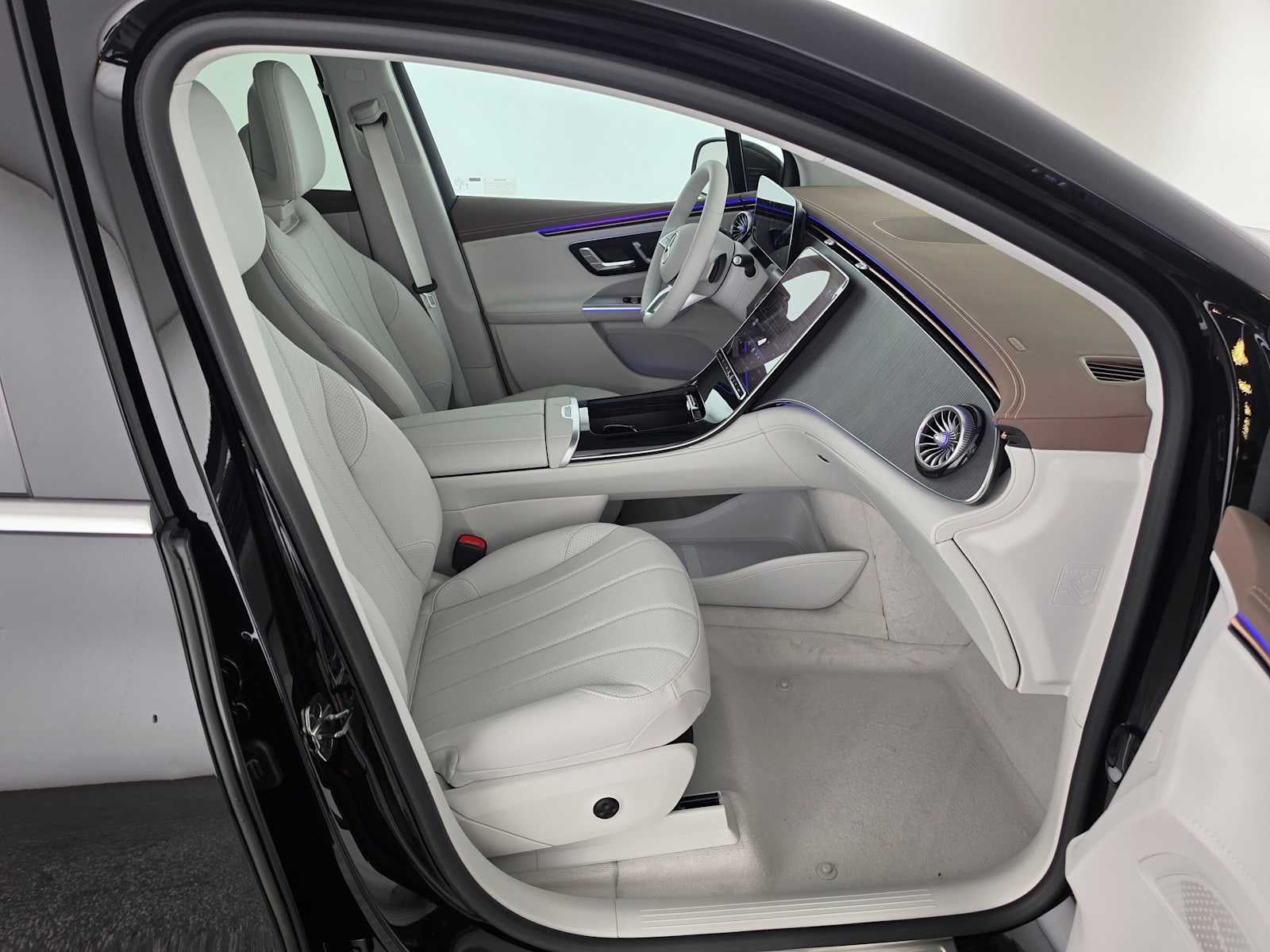 2027 Mercedes-Benz EQE 320 4MATIC® SUV