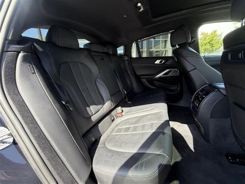 2022 BMW X6 xDrive40i xDrive40i