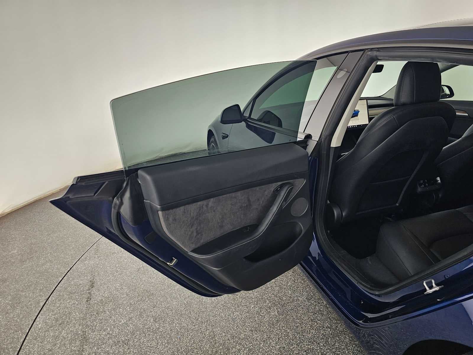 2023 Tesla Model 3 RWD