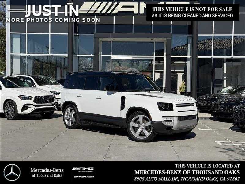 2024 Land Rover Defender SE