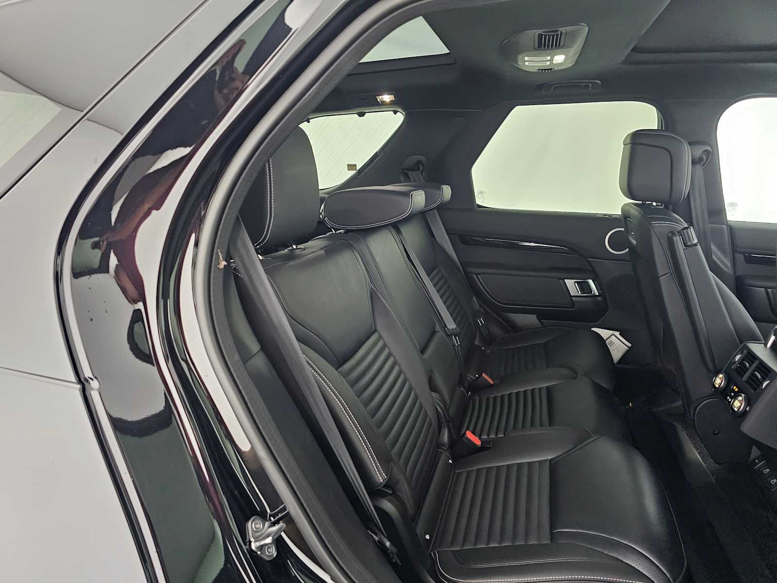 2025 Land Rover Discovery S
