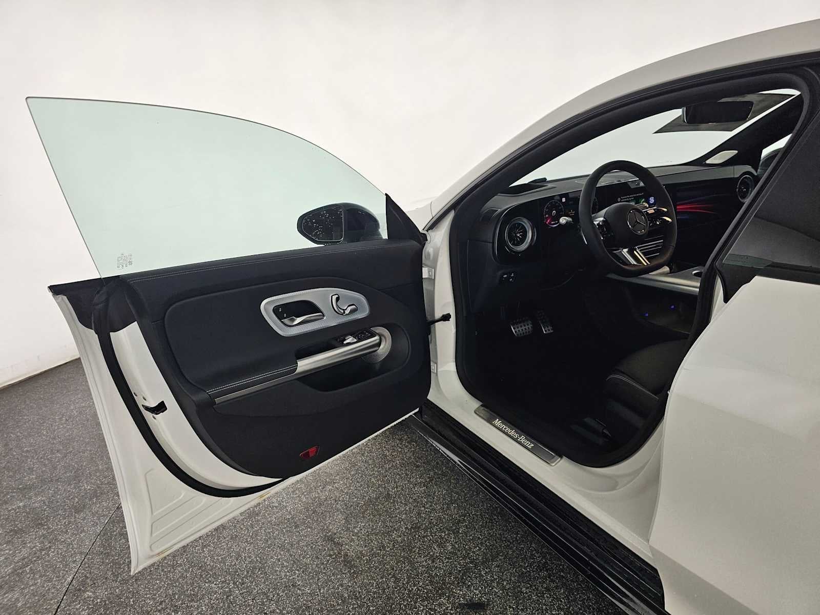 2027 Mercedes-Benz CLA 220 Hybrid FWD