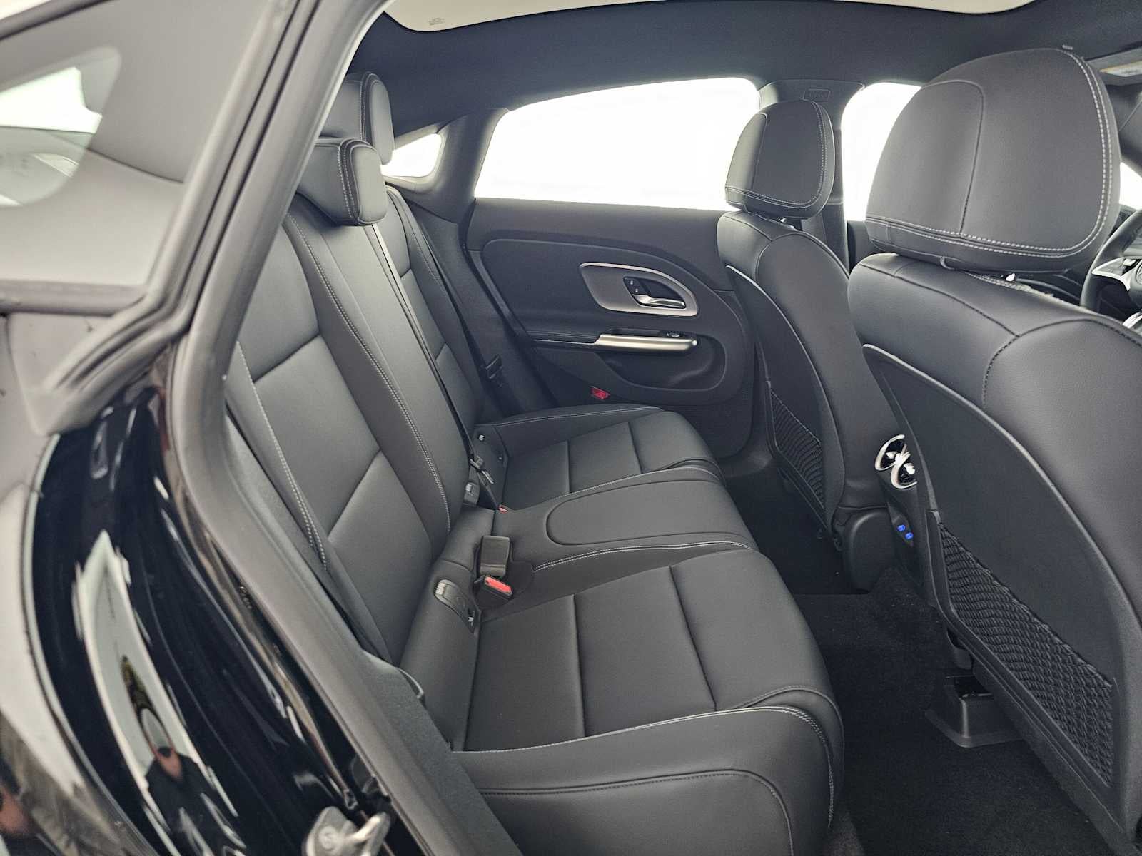 2027 Mercedes-Benz CLA 220 Hybrid FWD