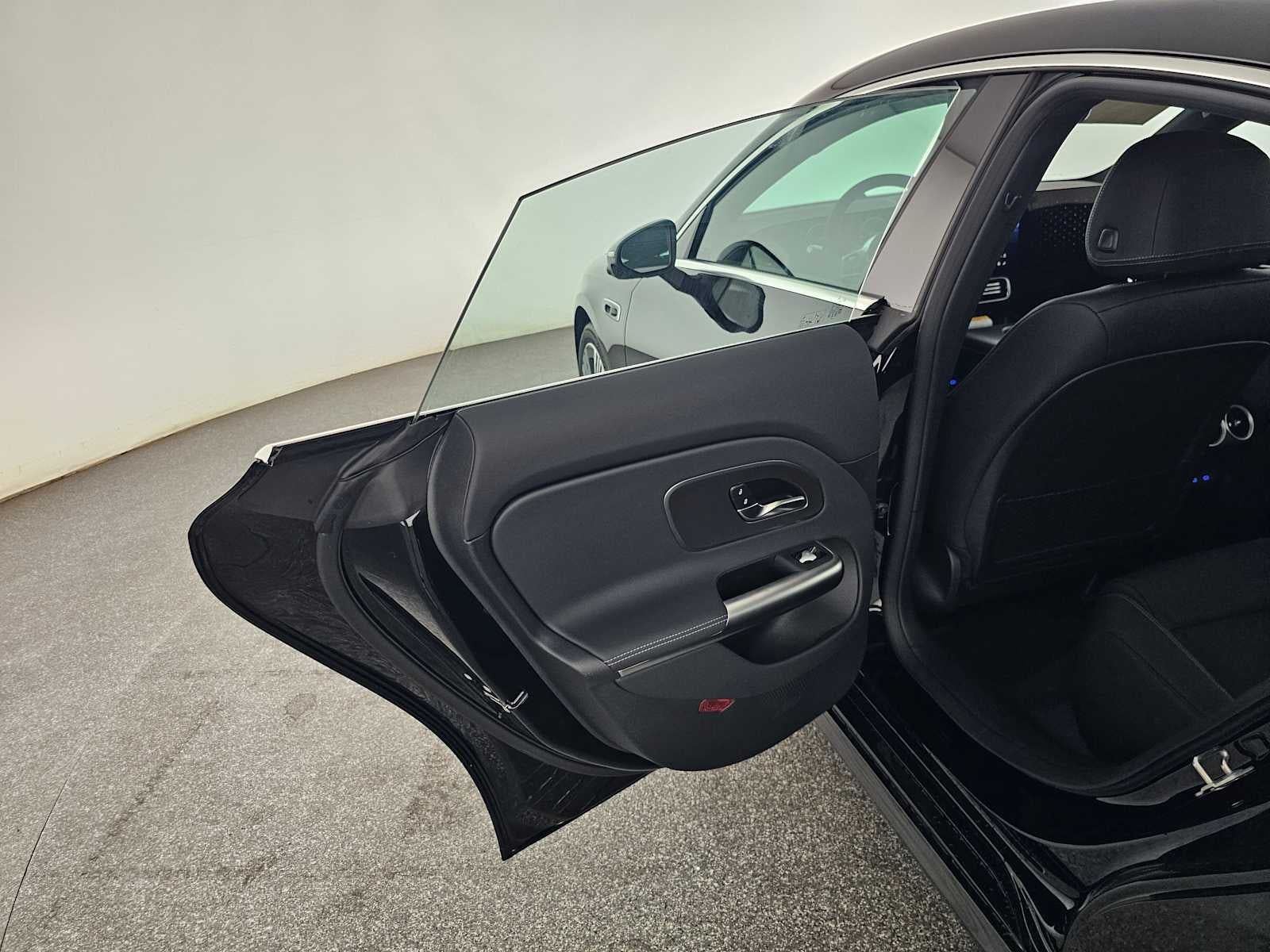 2027 Mercedes-Benz CLA 220 Hybrid FWD