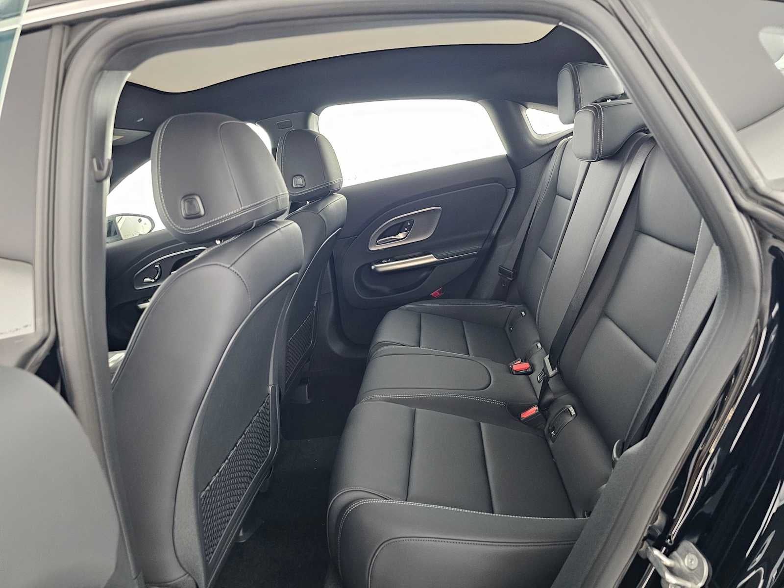 2027 Mercedes-Benz CLA 220 Hybrid FWD