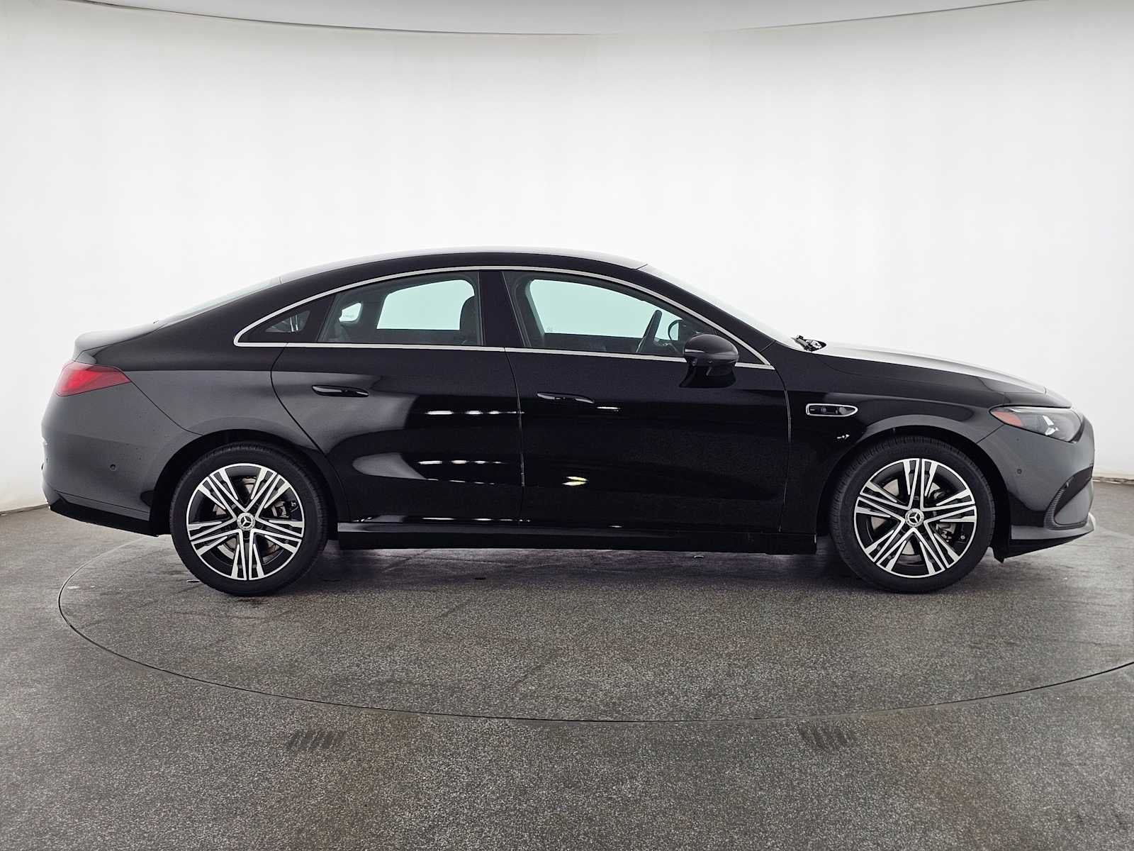 2027 Mercedes-Benz CLA 220 Hybrid FWD