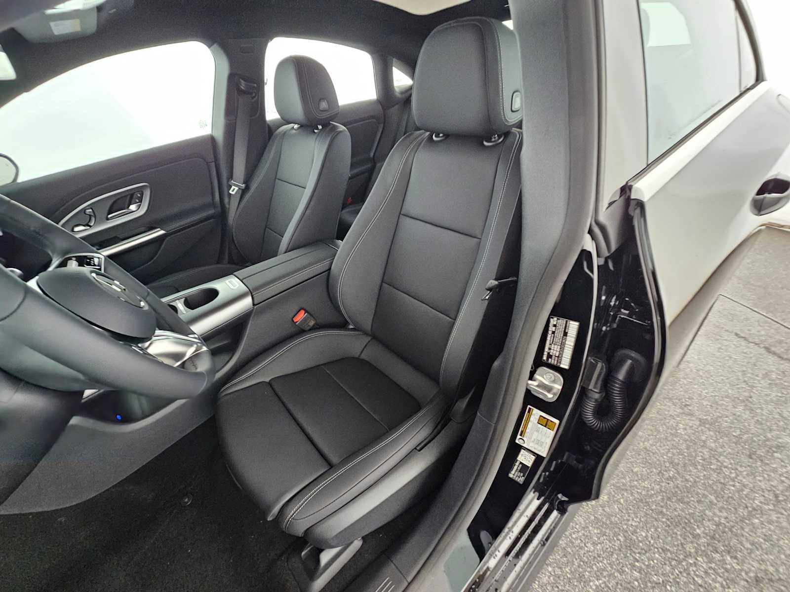 2027 Mercedes-Benz CLA 220 Hybrid FWD
