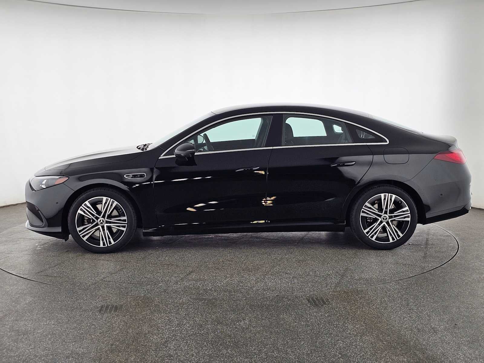 2027 Mercedes-Benz CLA 220 Hybrid FWD