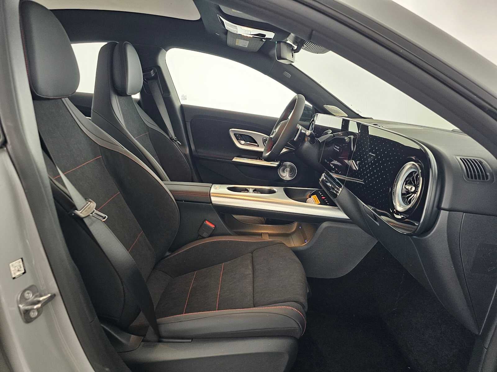 2027 Mercedes-Benz CLA 220 Hybrid FWD