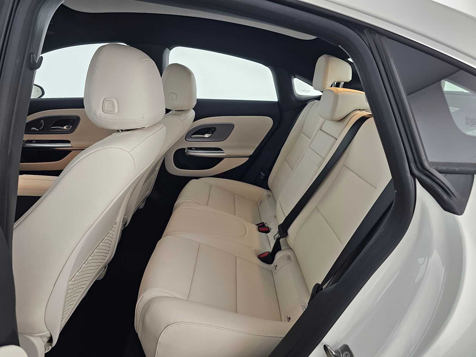 2027 Mercedes-Benz CLA 220 Hybrid FWD