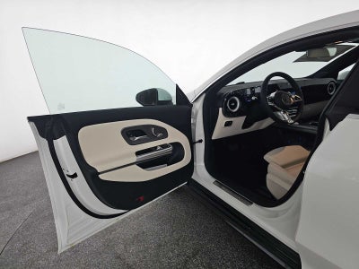 2027 Mercedes-Benz CLA 220 Hybrid FWD