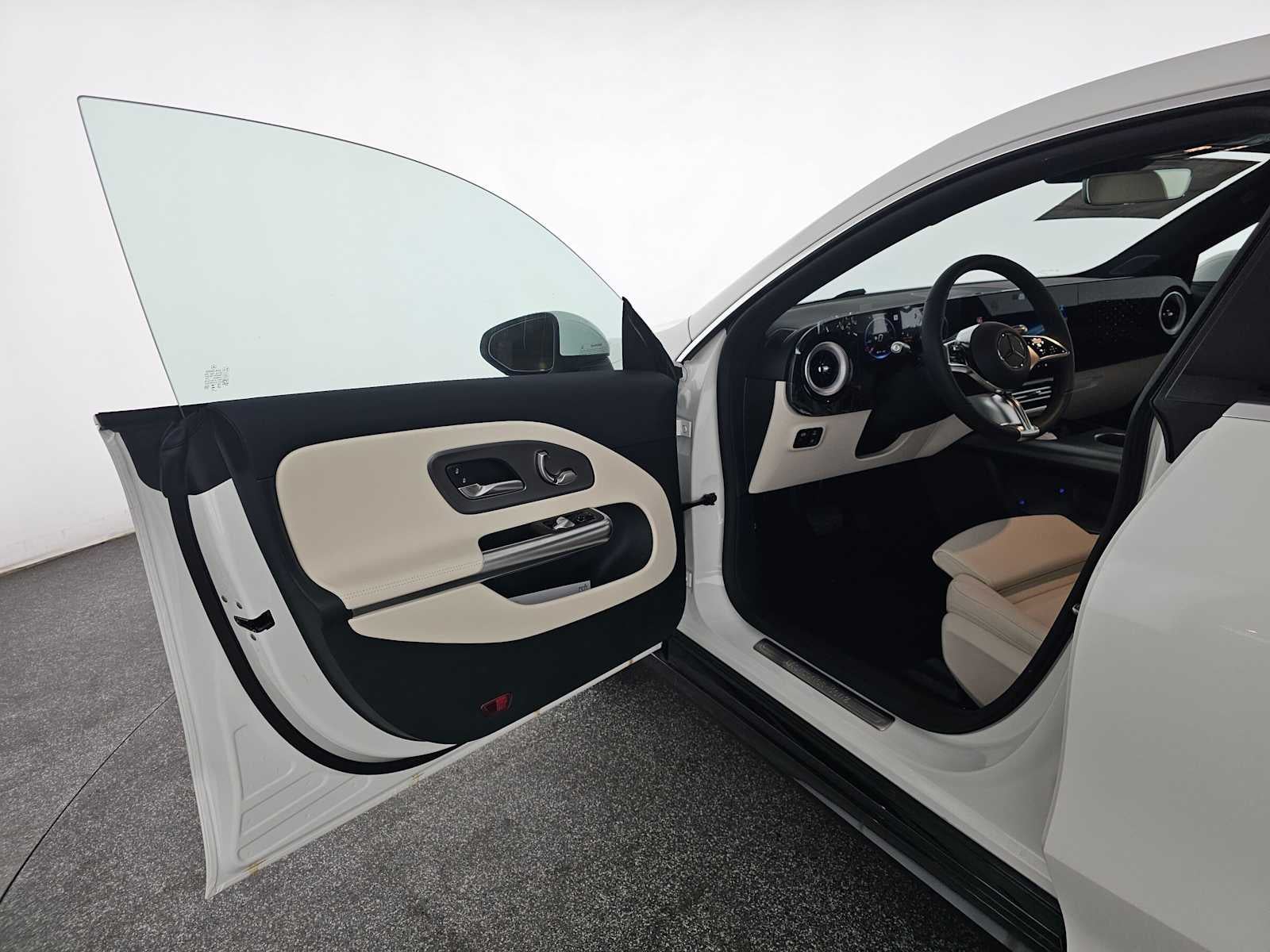 2027 Mercedes-Benz CLA 220 Hybrid FWD