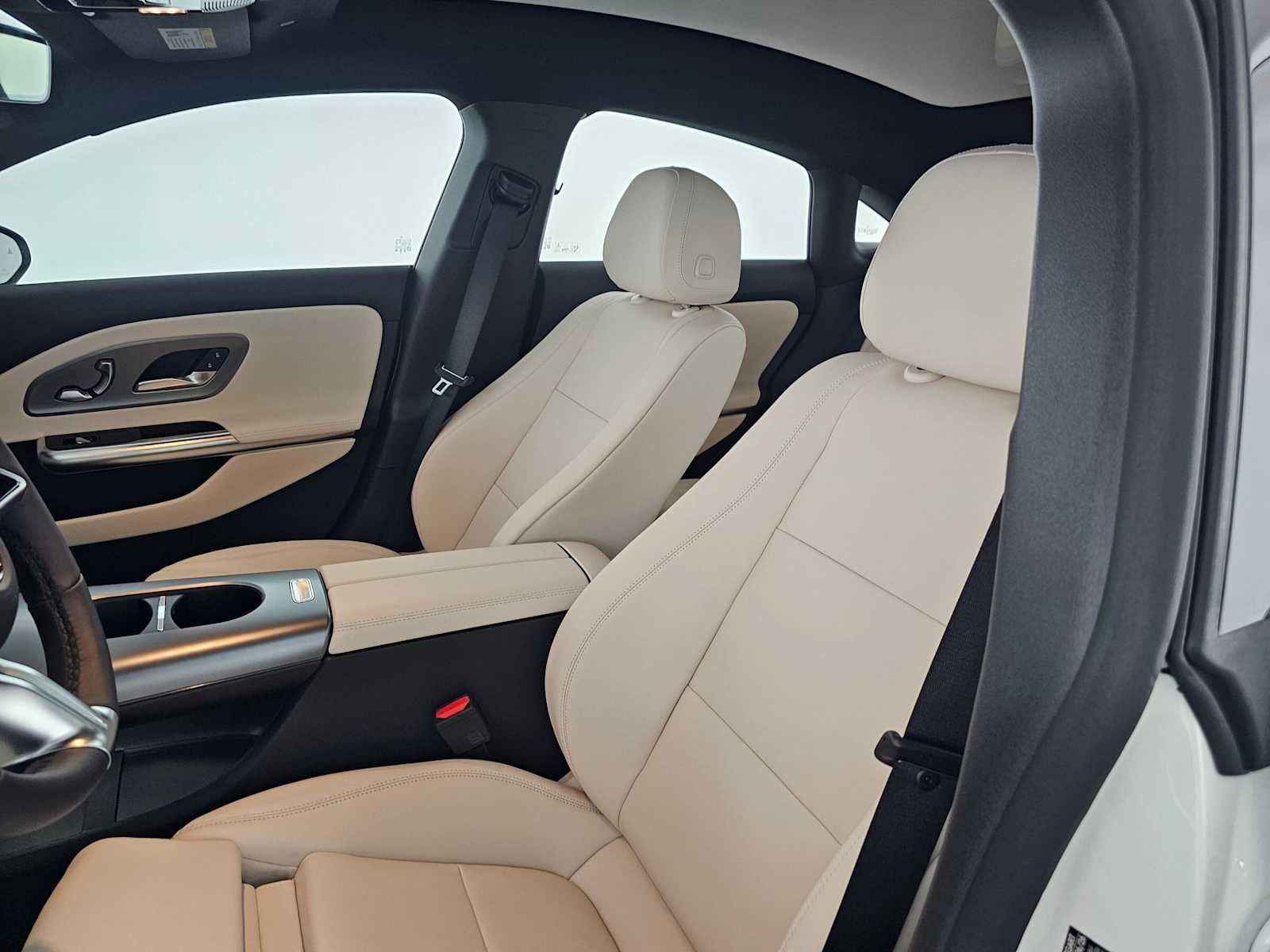 2027 Mercedes-Benz CLA 220 Hybrid FWD