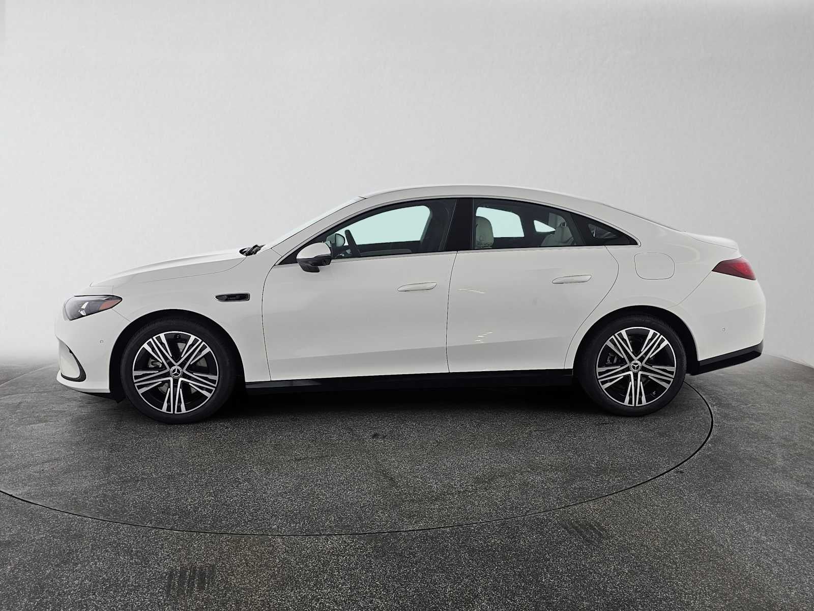 2027 Mercedes-Benz CLA 220 Hybrid FWD