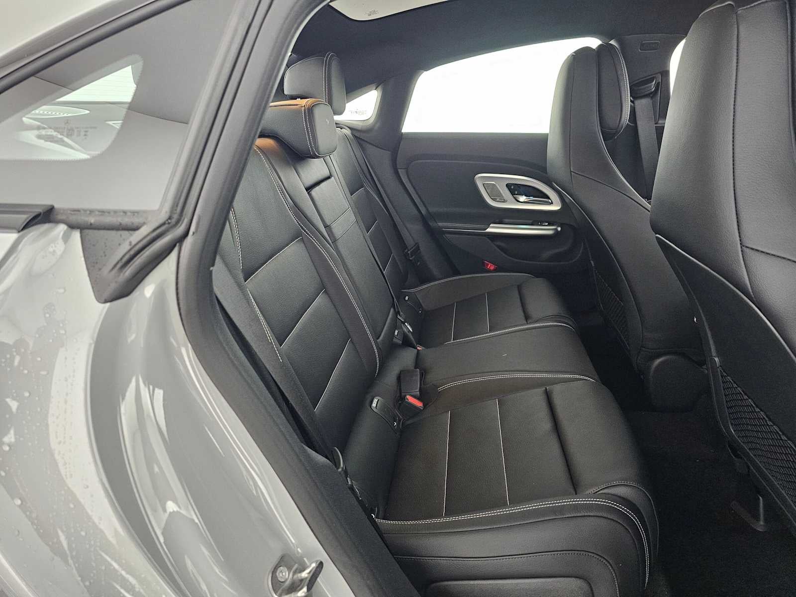 2027 Mercedes-Benz CLA 220 Hybrid FWD