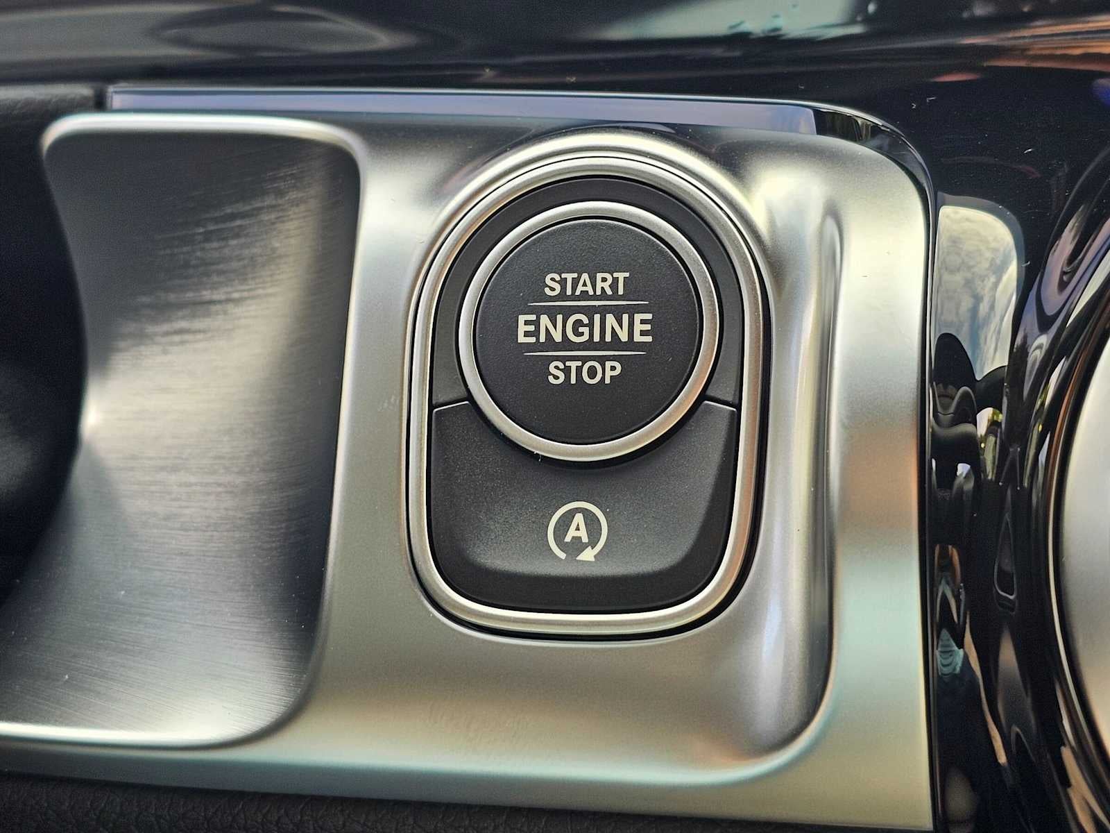 2026 Mercedes-Benz GLB 250 SUV