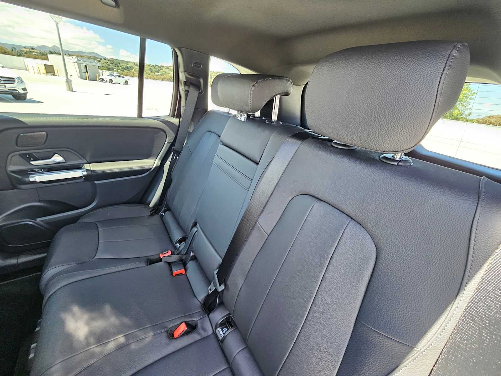 2026 Mercedes-Benz GLB 250 SUV