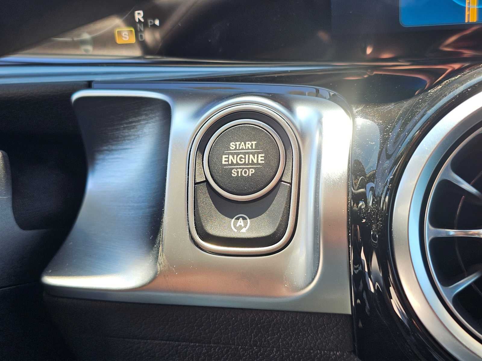 2026 Mercedes-Benz GLB 250 SUV