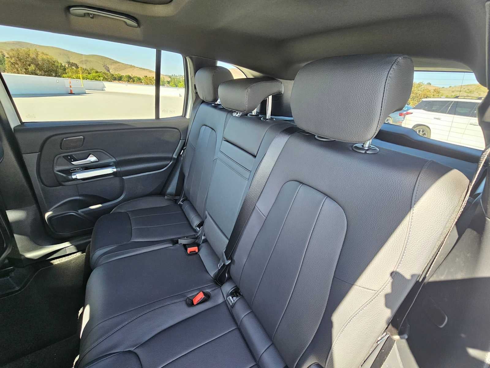 2026 Mercedes-Benz GLB 250 SUV