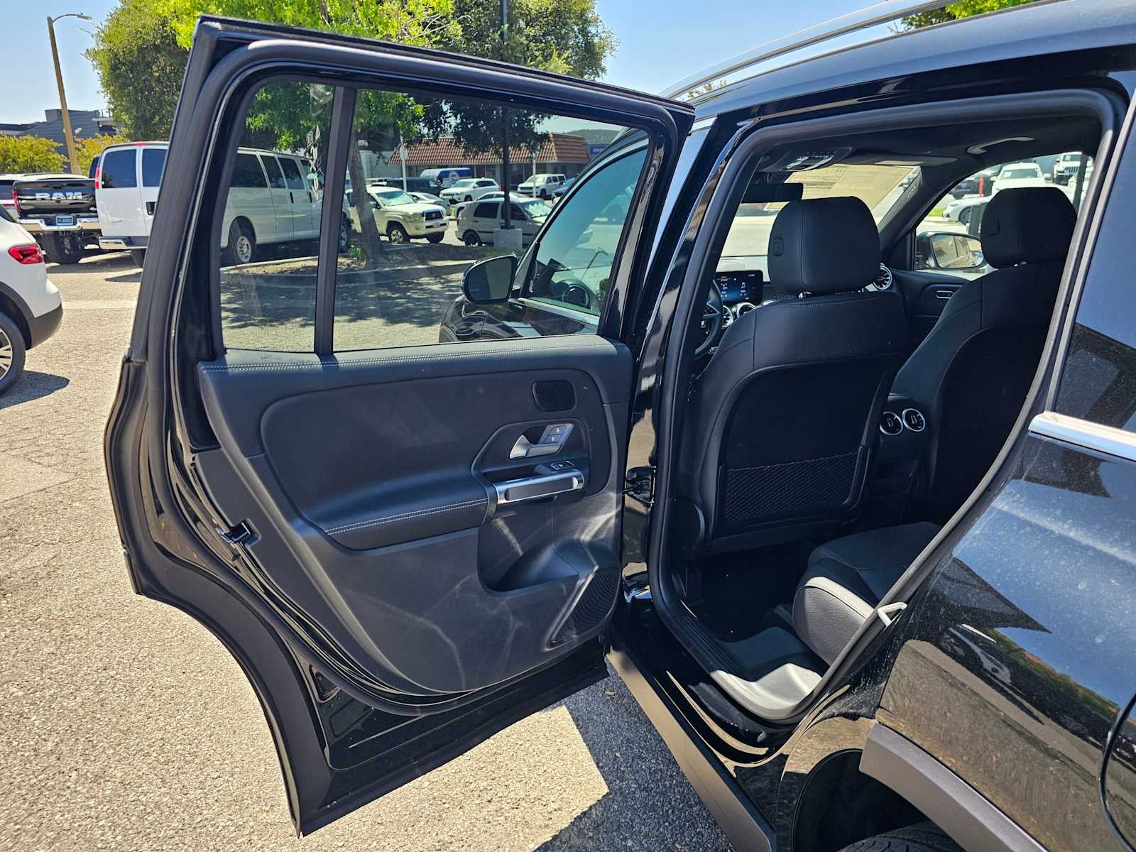 2026 Mercedes-Benz GLB 250 SUV