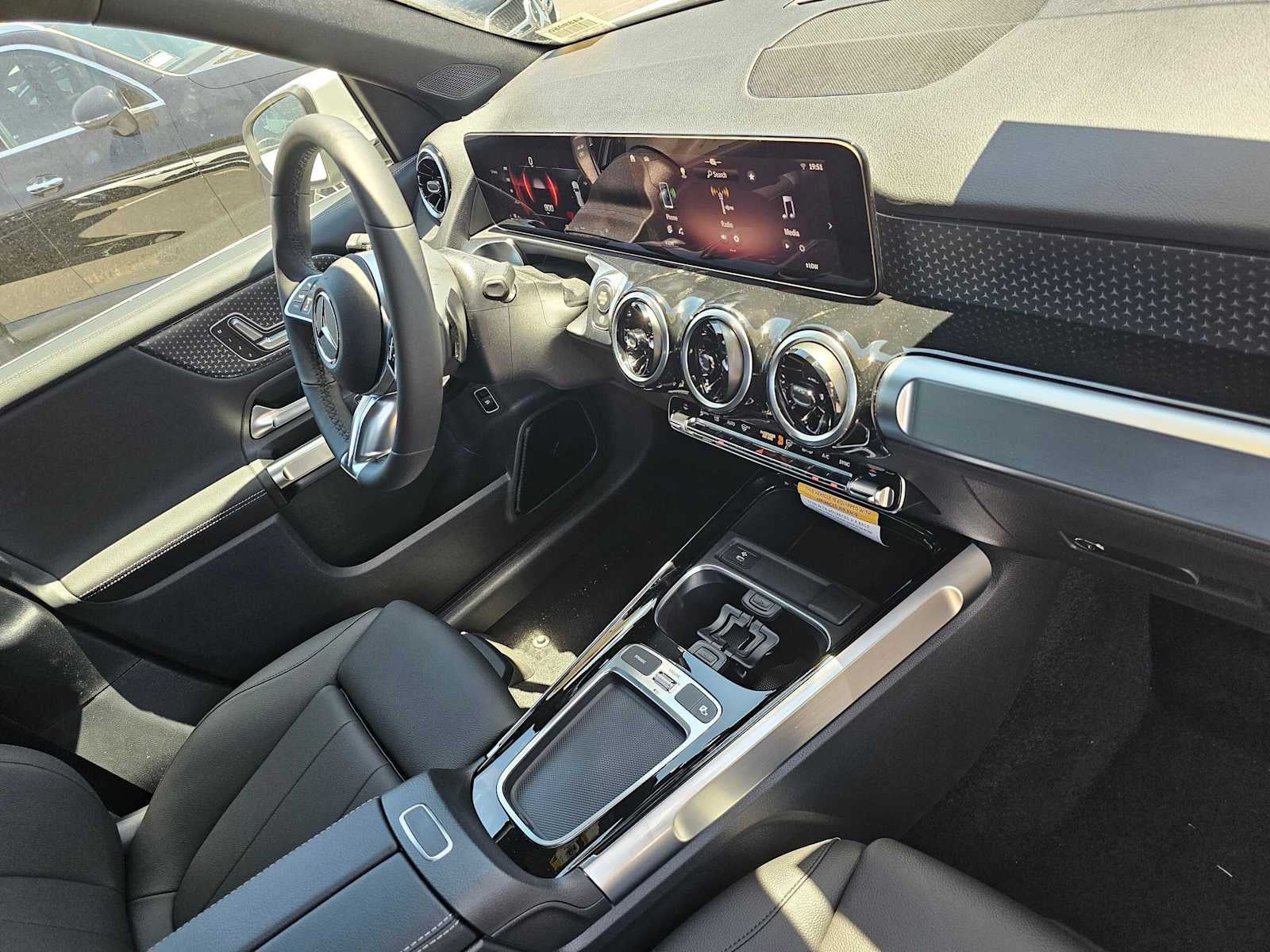 2026 Mercedes-Benz GLB 250 SUV