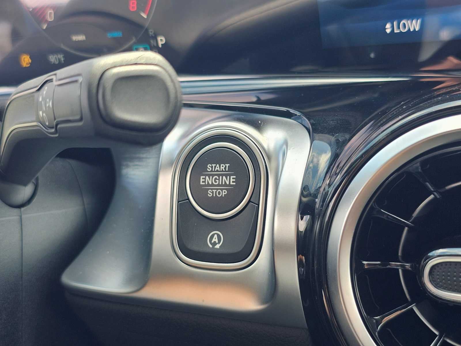 2026 Mercedes-Benz GLB 250 SUV