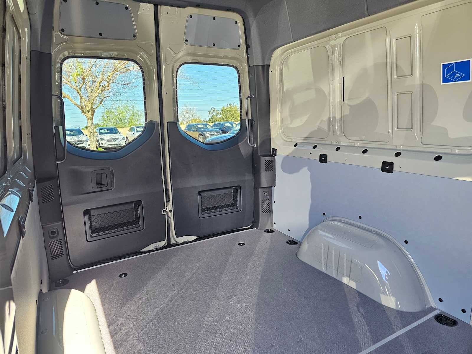 2025 Mercedes-Benz Sprinter 2500 Standard Roof I4 Diesel HO 144" RWD