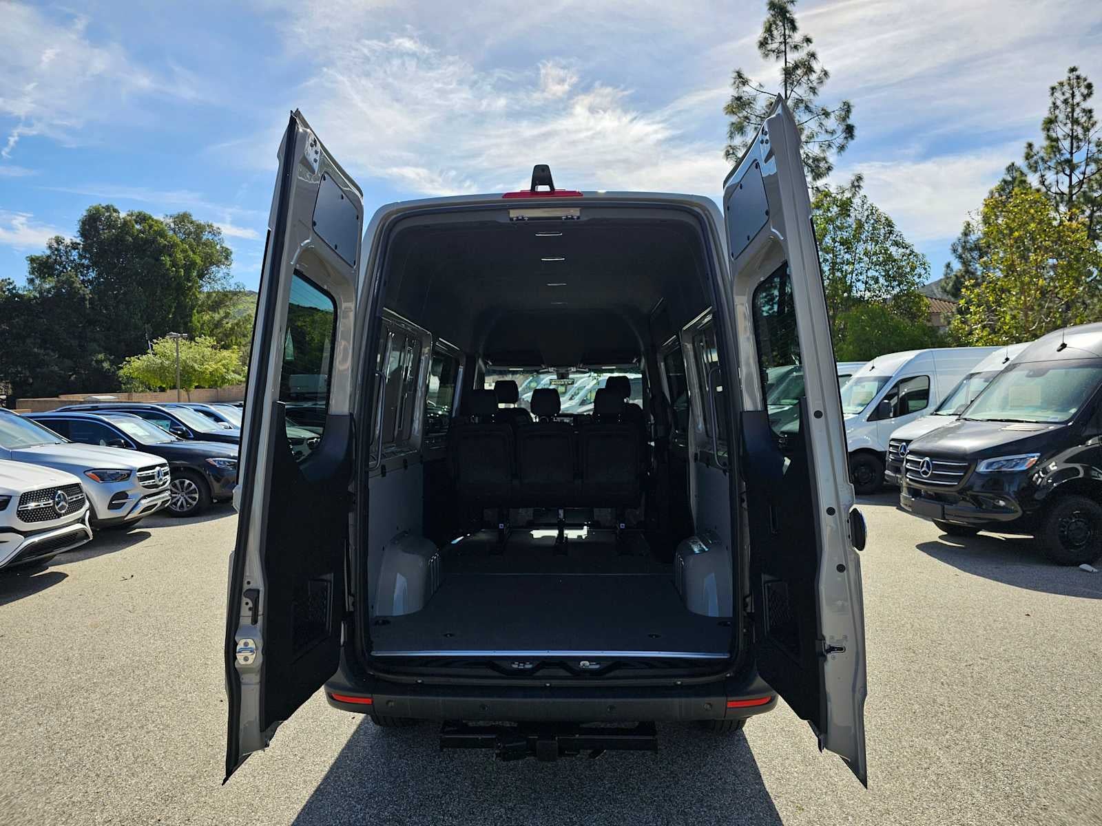 2025 Mercedes-Benz Sprinter 2500 Standard Roof I4 Diesel HO 144" RWD