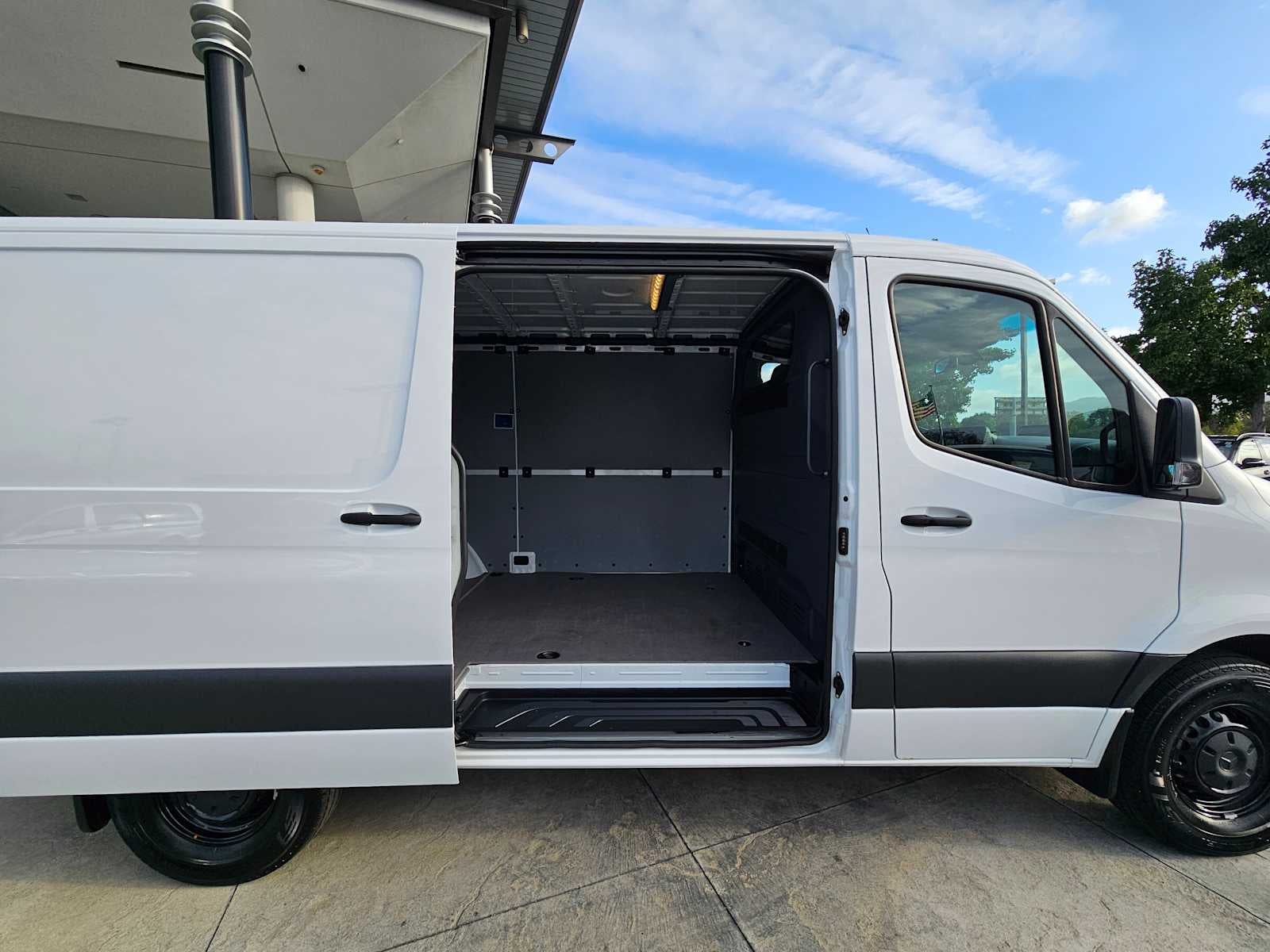 2025 Mercedes-Benz Sprinter 2500 Standard Roof I4 Diesel 144" RWD