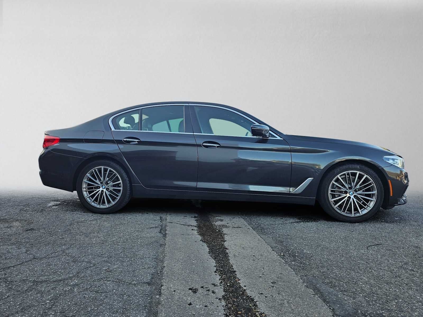2018 BMW 540i 540i