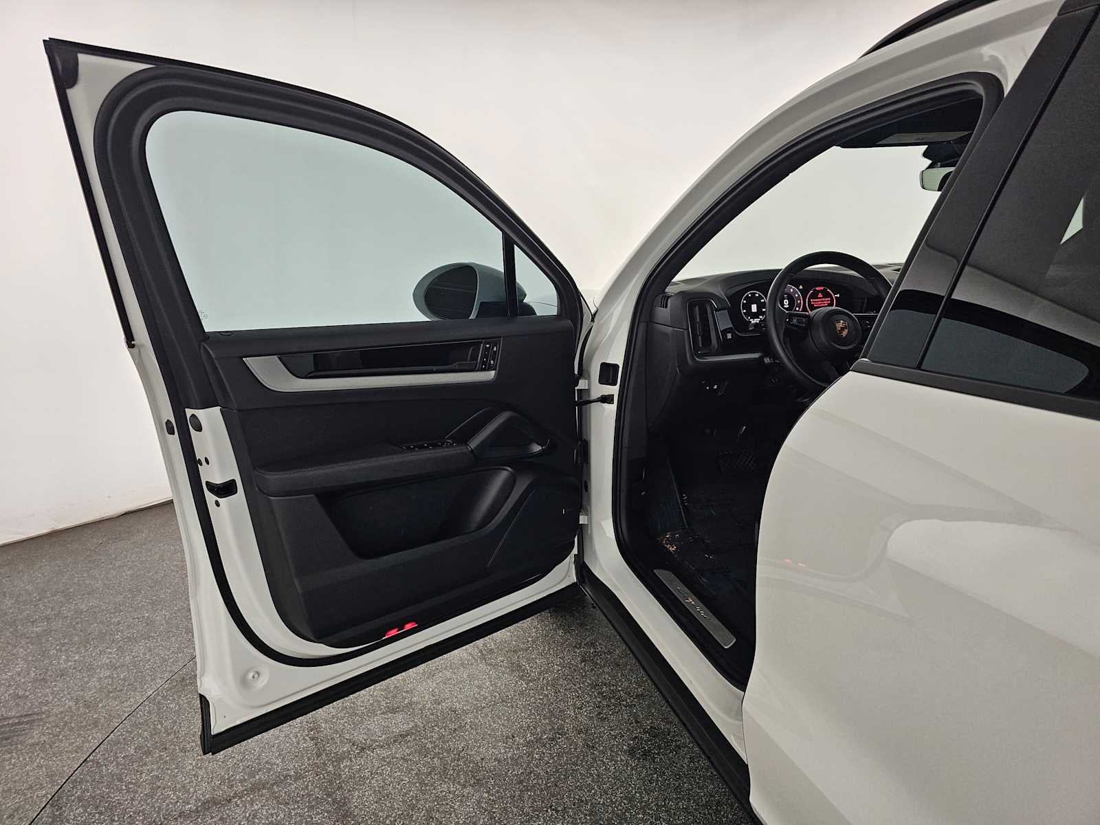 2025 Porsche Cayenne AWD