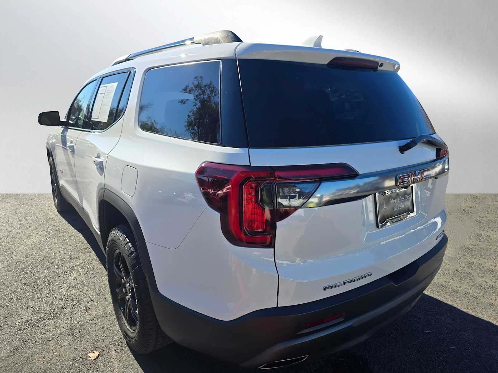 2023 GMC Acadia AT4