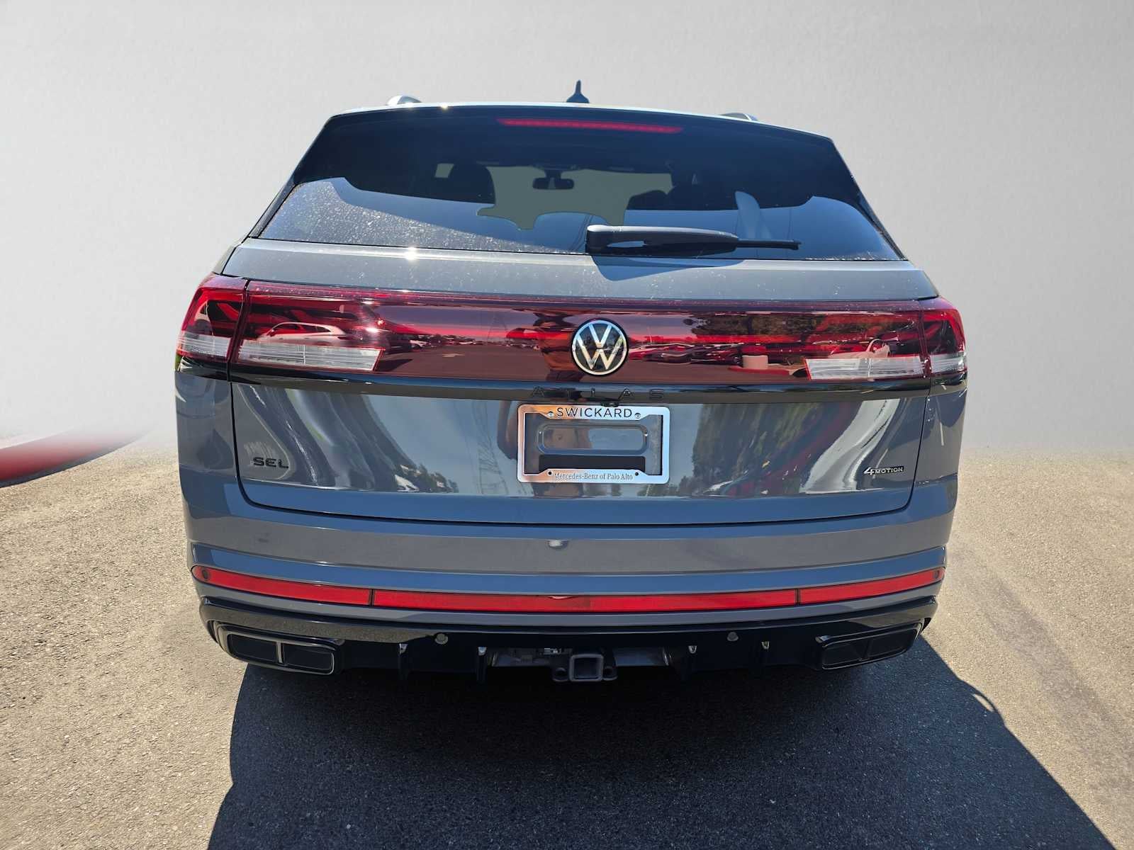 2025 Volkswagen Atlas Cross Sport 2.0T SEL R-Line Black