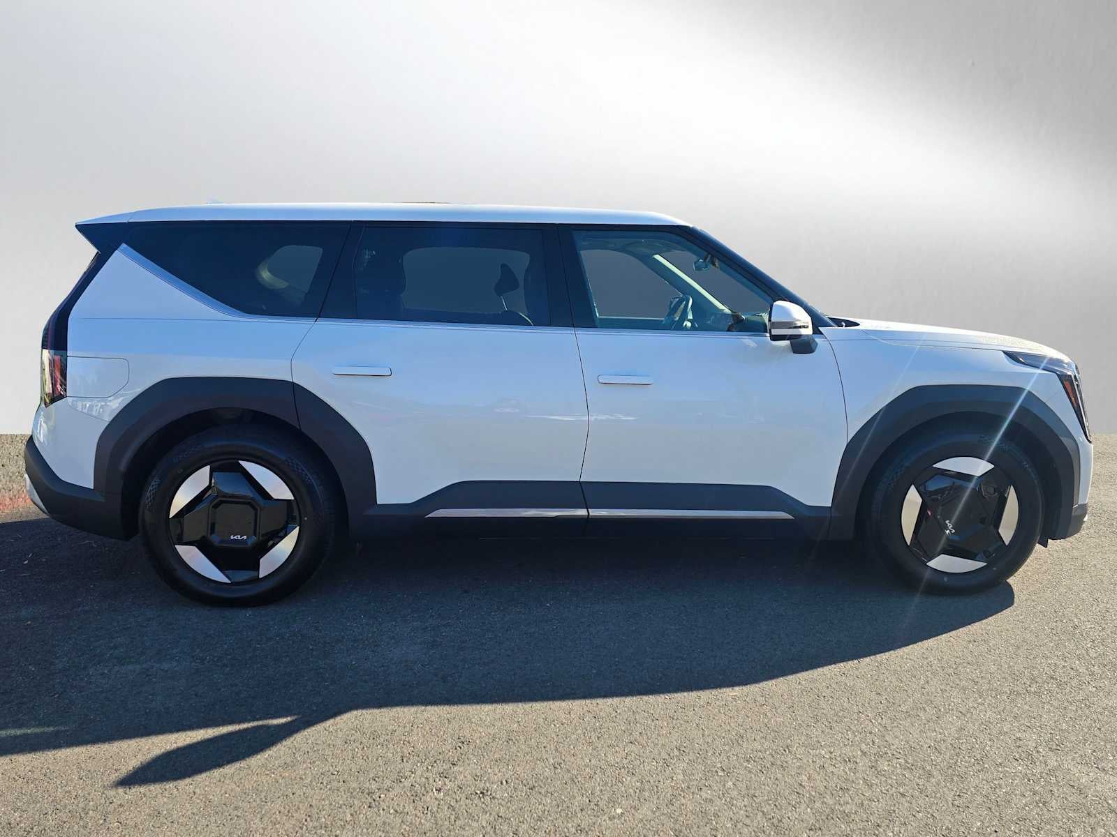 2024 Kia EV9 Light Long Range