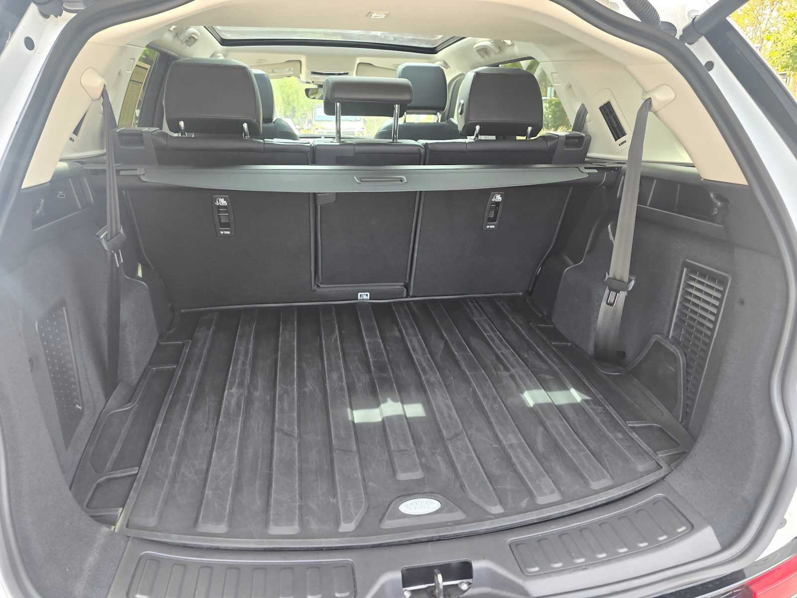 2025 Land Rover Discovery Sport S