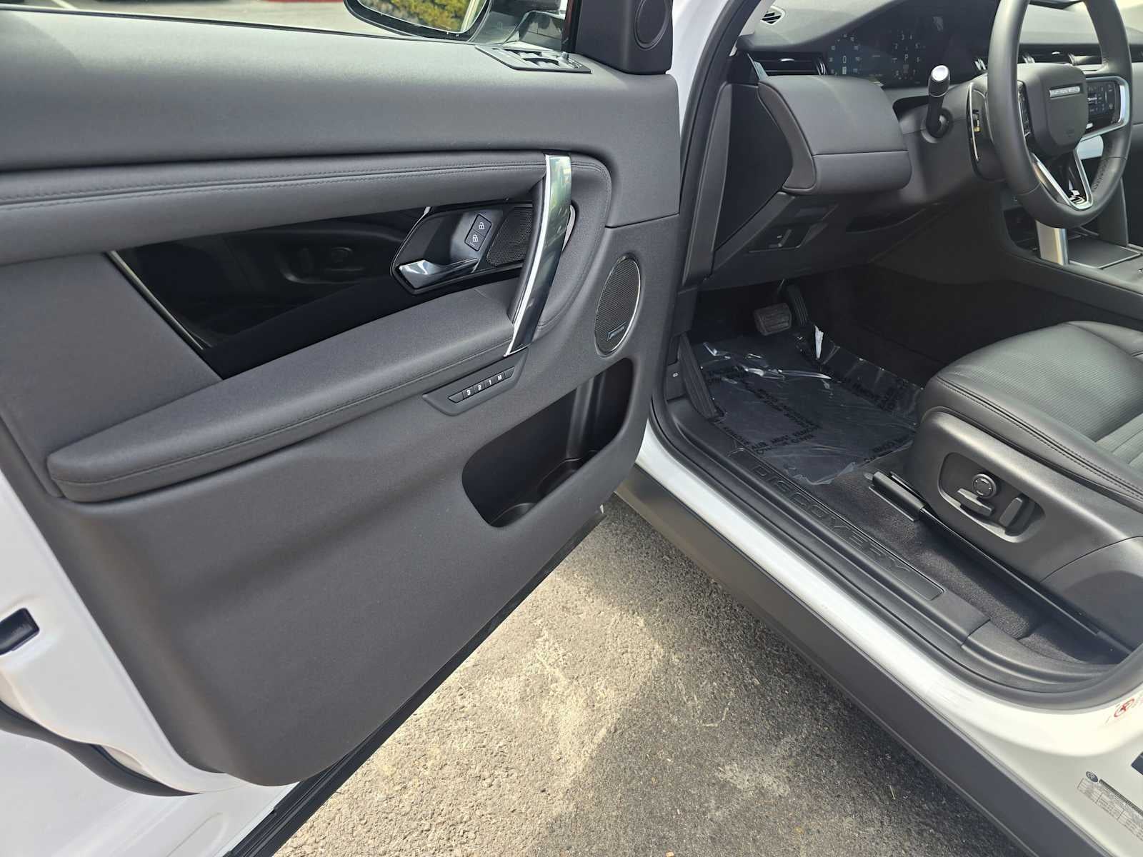 2025 Land Rover Discovery Sport S