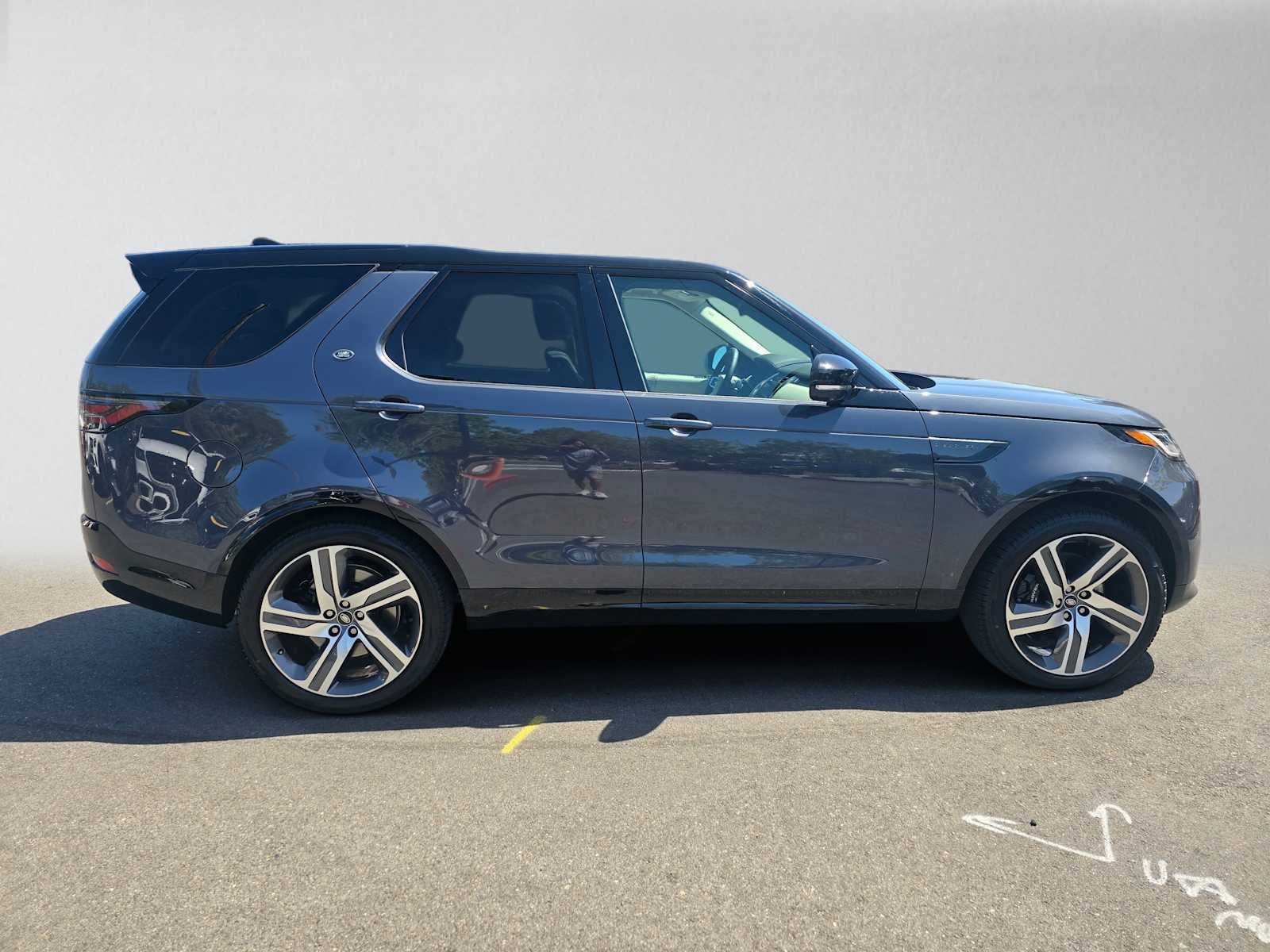 2025 Land Rover Discovery Metropolitan Edition