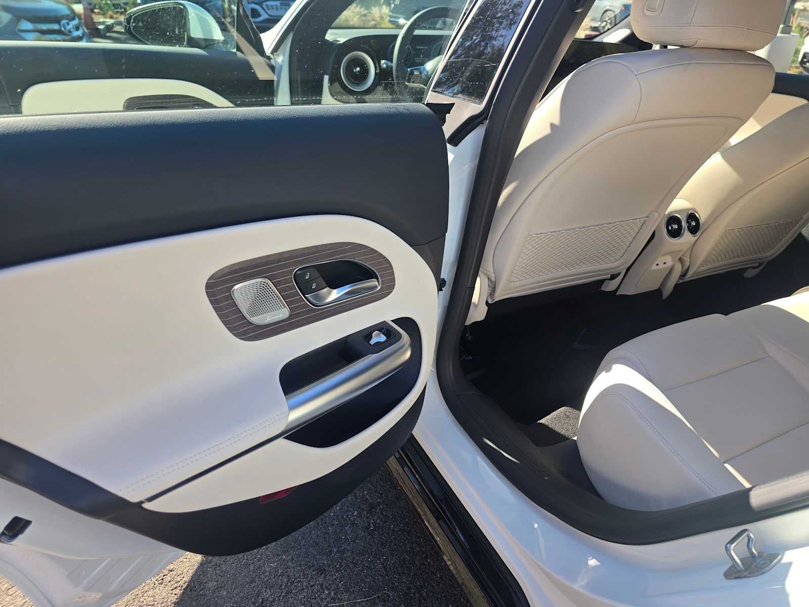 2027 Mercedes-Benz CLA 220 Hybrid FWD