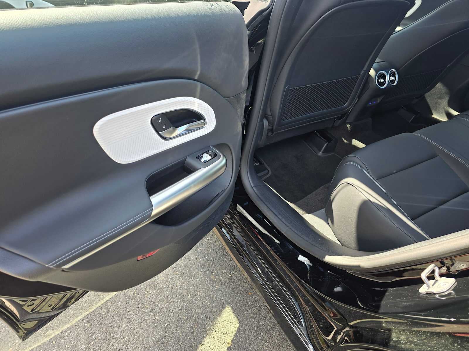2027 Mercedes-Benz CLA 220 Hybrid FWD
