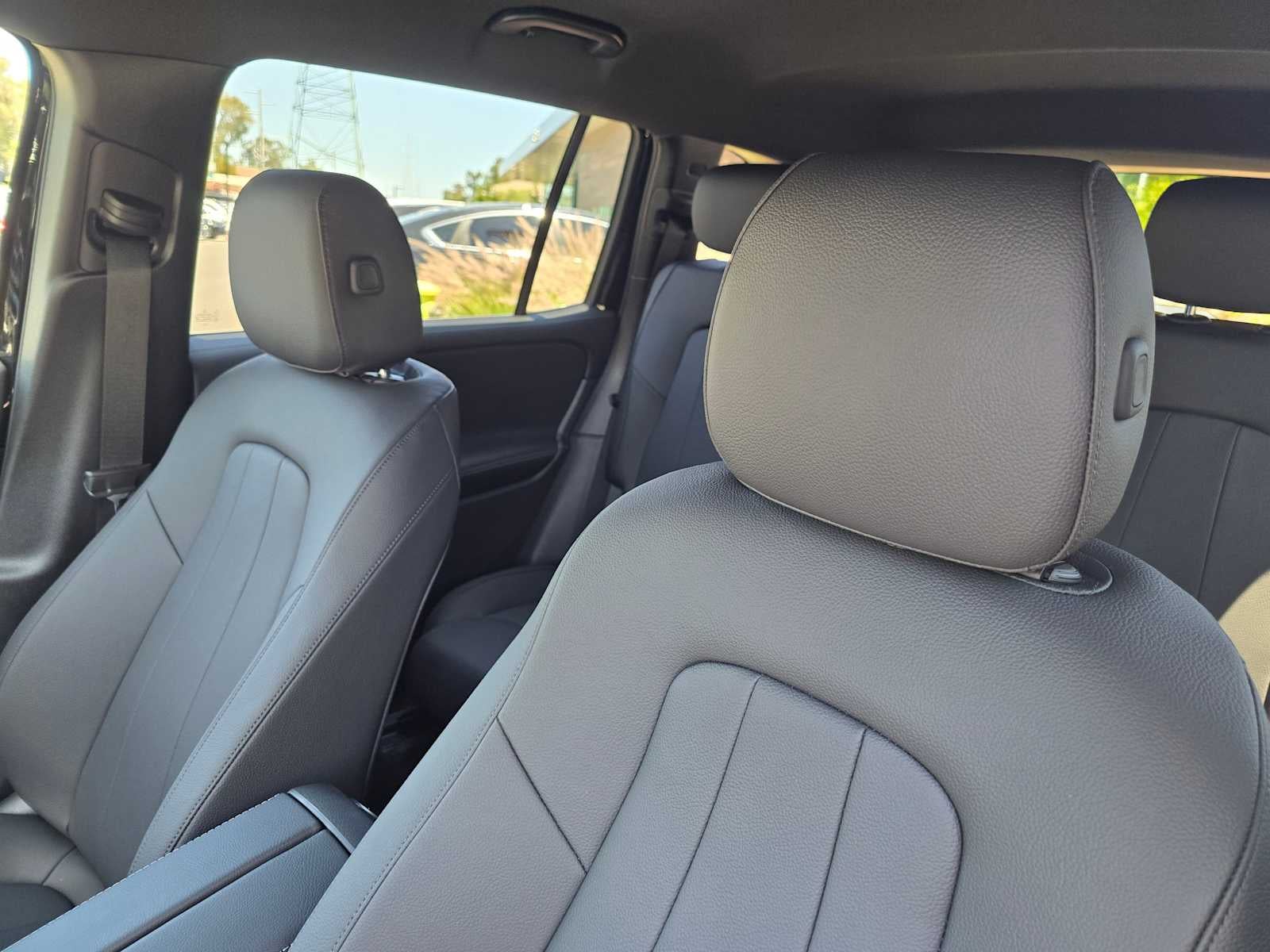 2025 Mercedes-Benz GLB 250 GLB 250