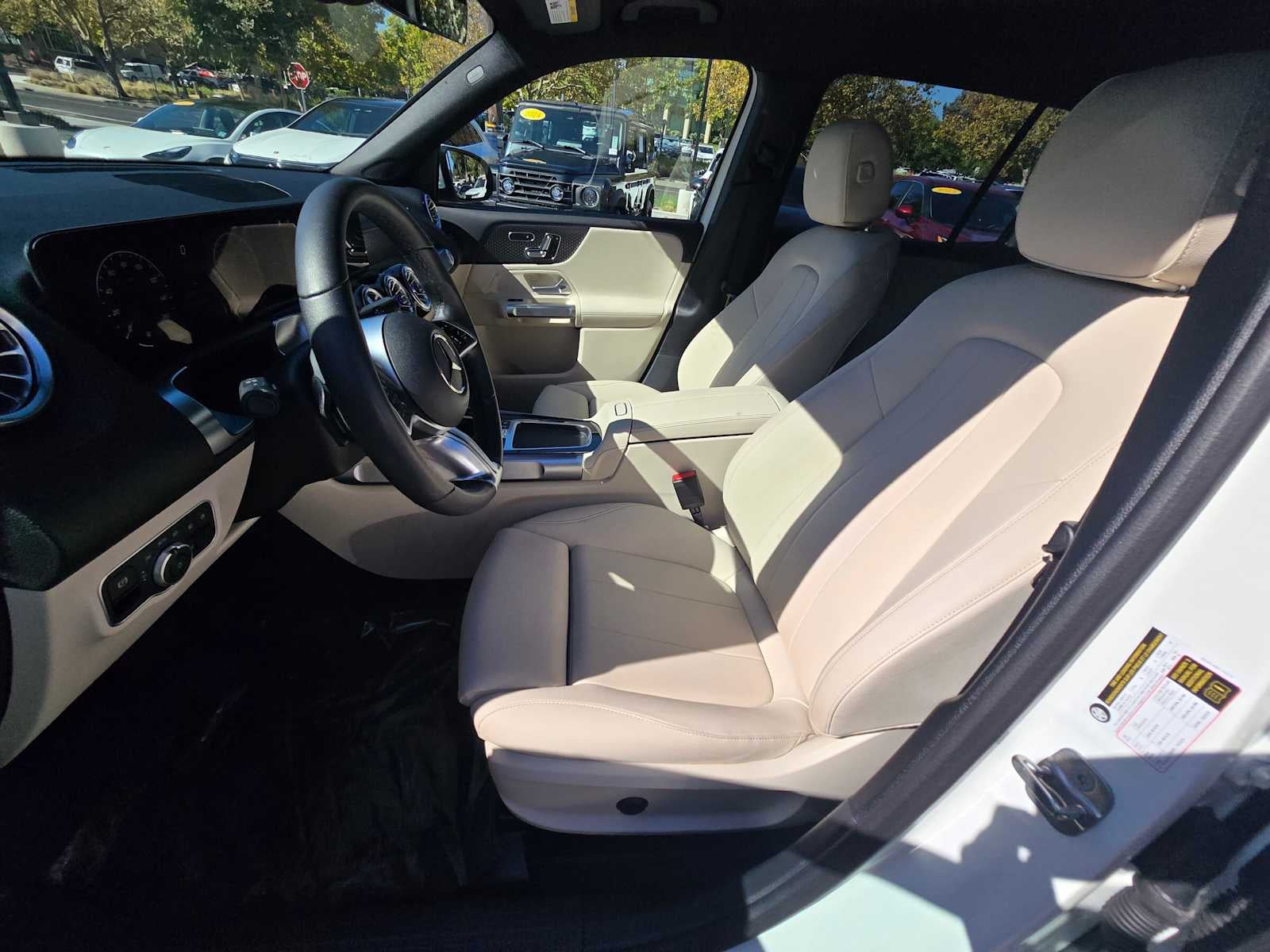 2025 Mercedes-Benz GLB 250 SUV