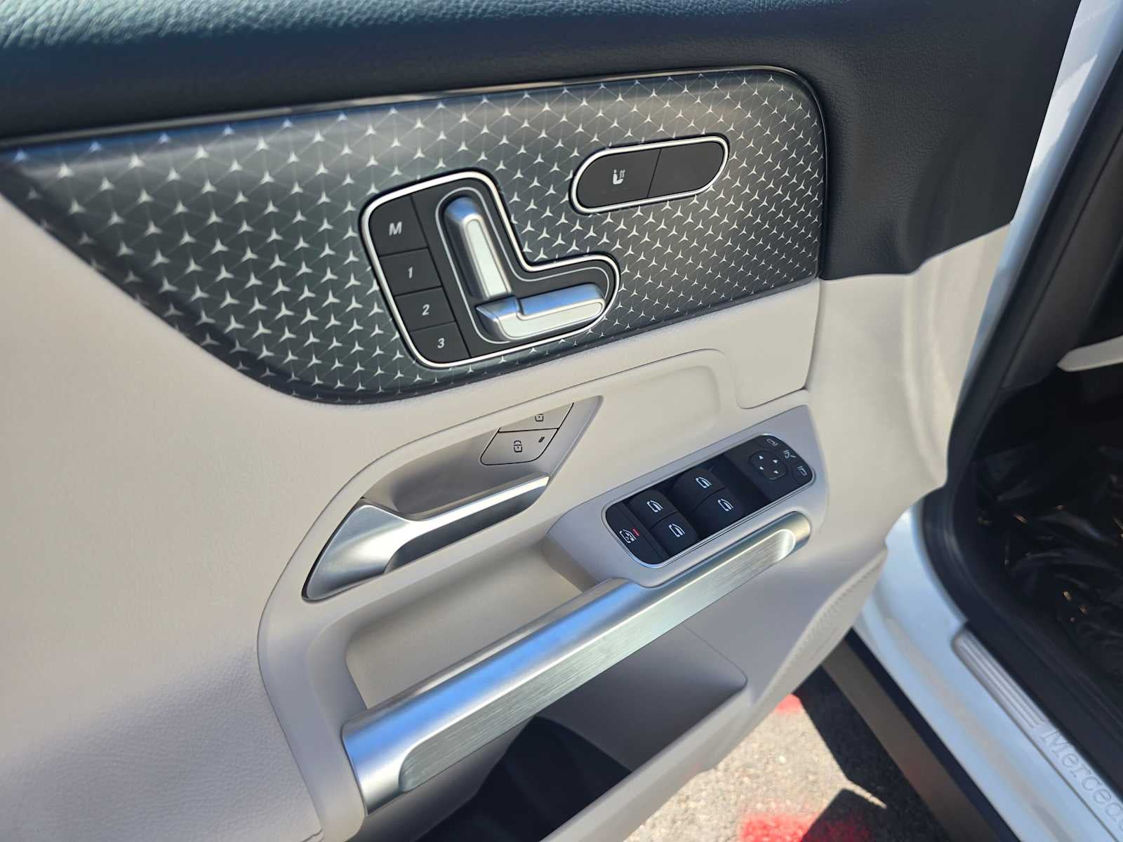 2026 Mercedes-Benz GLB 250 SUV