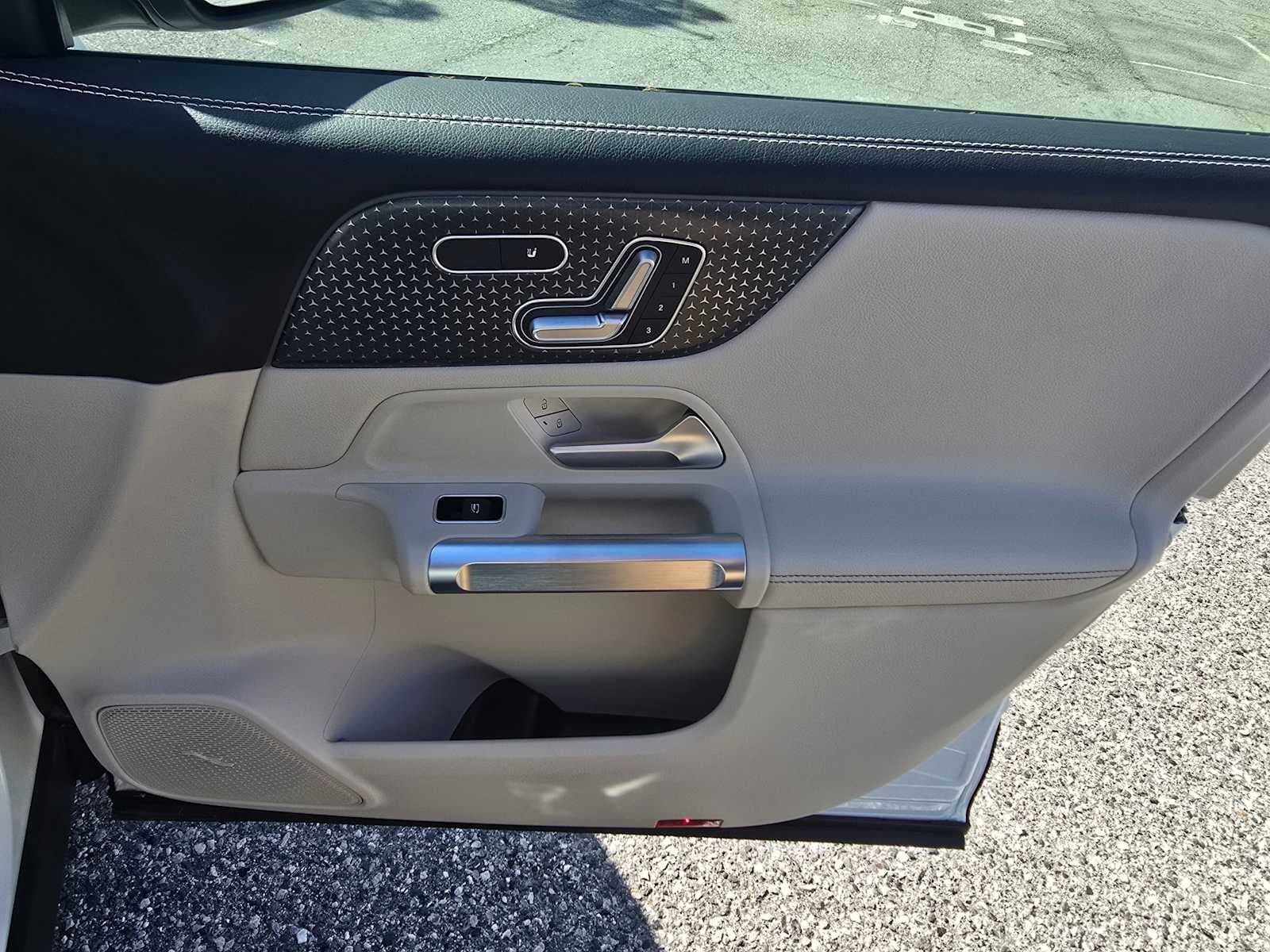 2025 Mercedes-Benz GLB GLB 250