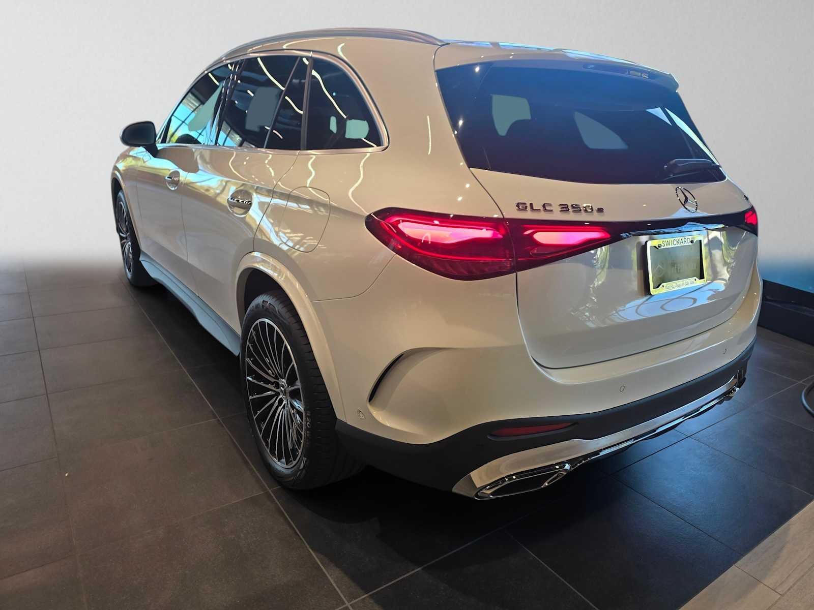 2027 Mercedes-Benz GLC 350e 4MATIC® SUV