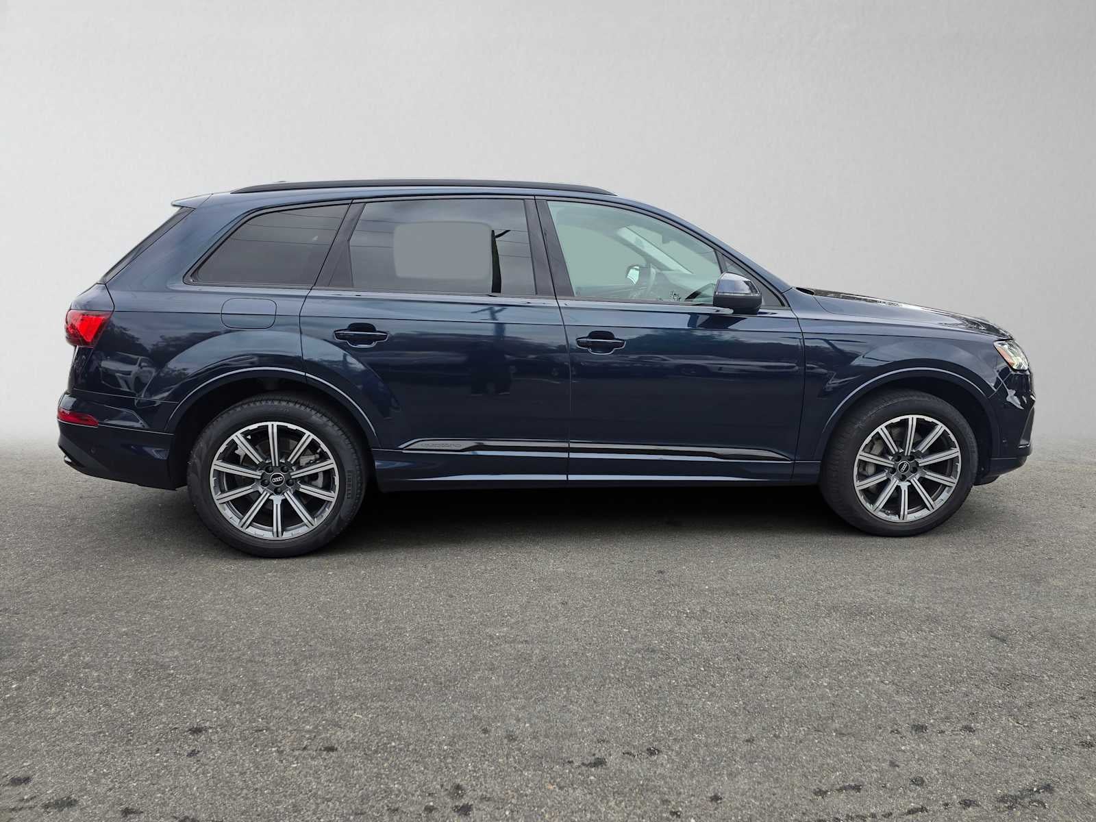 2023 Audi Q7 Premium Plus
