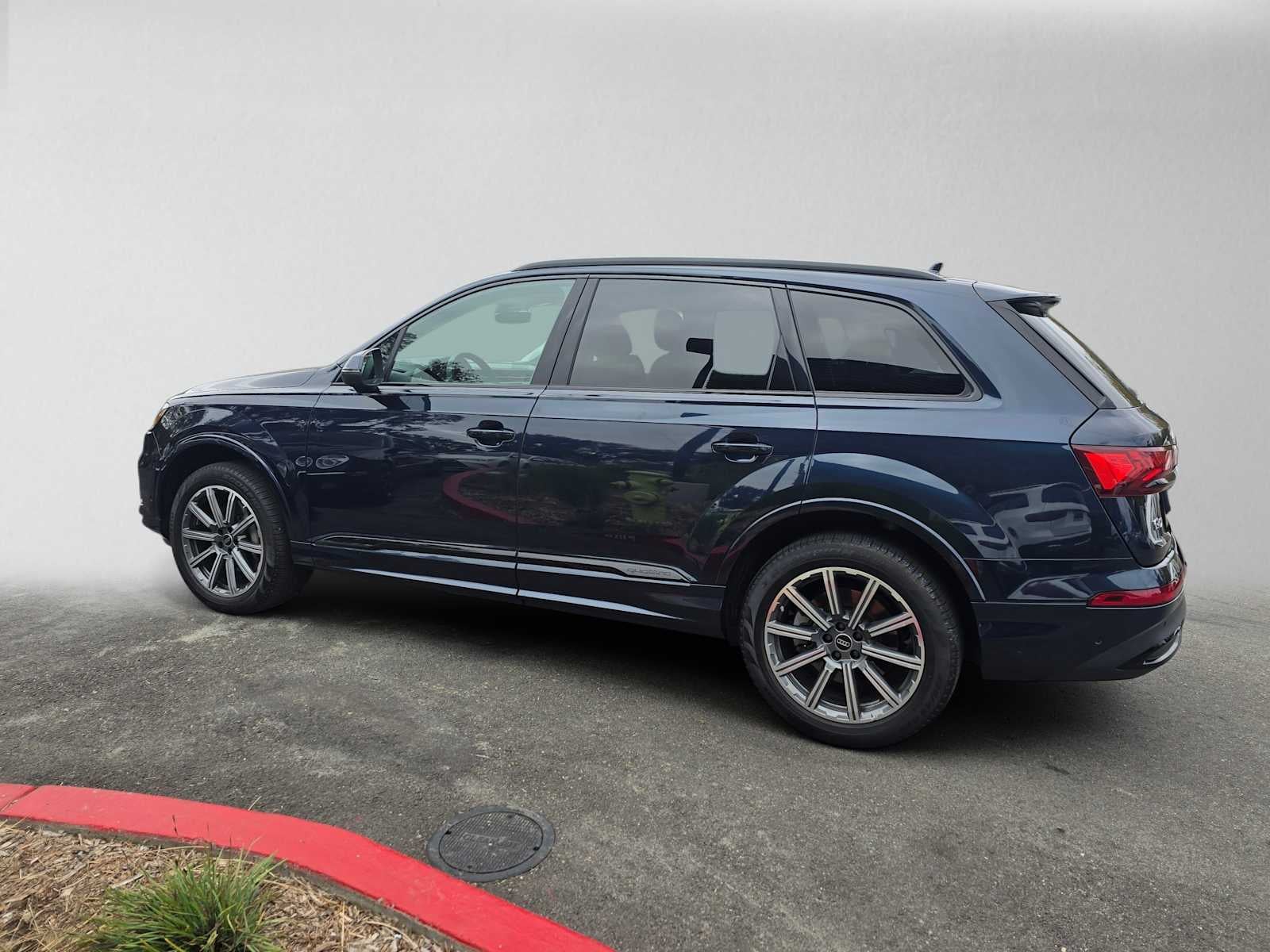 2023 Audi Q7 Premium Plus